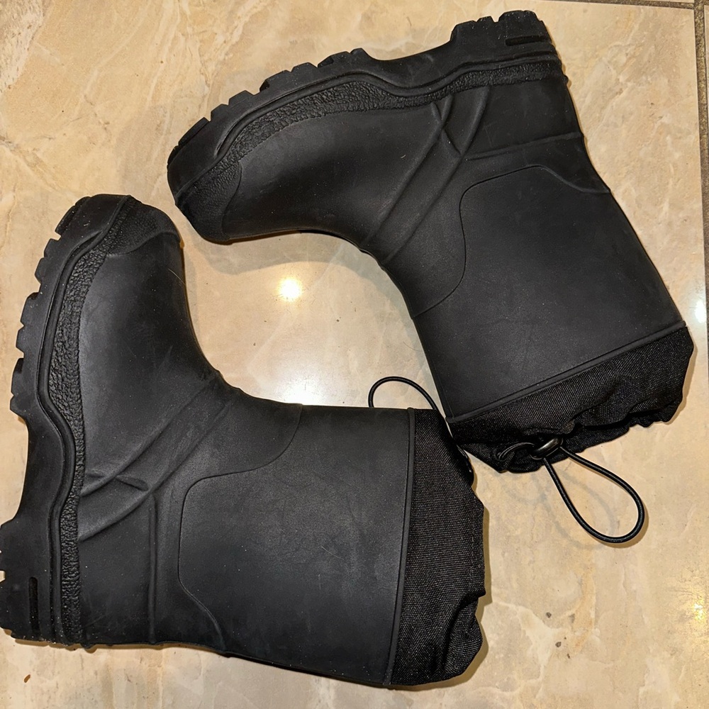 Kids Black Water Shoes